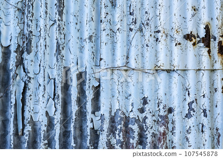 Weathered galvanized iron exterior wall, Yokohama 107545878
