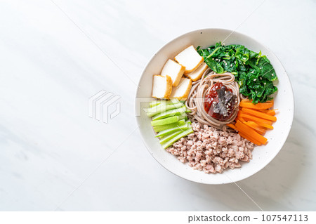 Korean spicy cold noodles 107547113