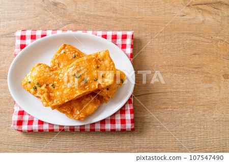 crispy roti with sugar crispy roti with sugar 107547490
