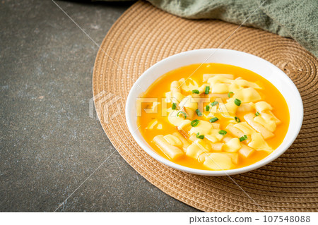 tteokbokki with cheese or Korean rice cake with cheese 107548088