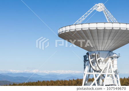 "Nagano Prefecture" Radio telescope parabolic antenna that shines against the clear blue sky 107549670