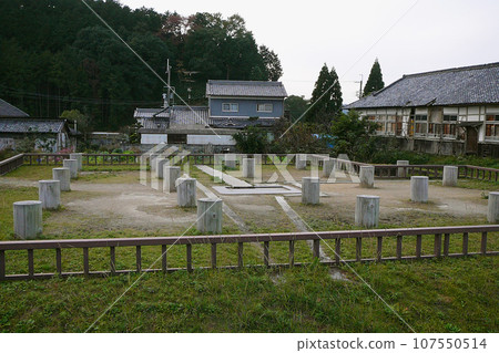 奈良縣【水落明日香遺跡】據說是中大江親王製作的水鐘遺跡 奈良縣【水落明日香遺跡】據說是中大江親王製作的水鐘遺跡 107550514