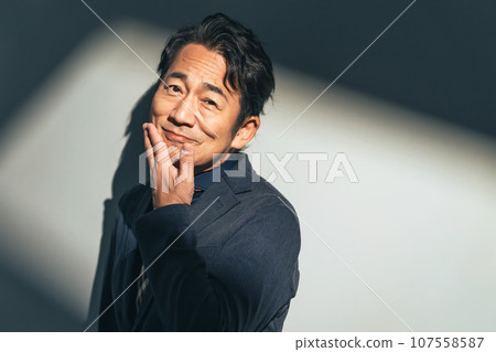 Middle men's portrait 107558587