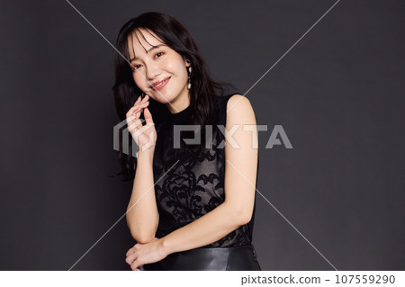 秋天的衣服時尚肖像 107559290