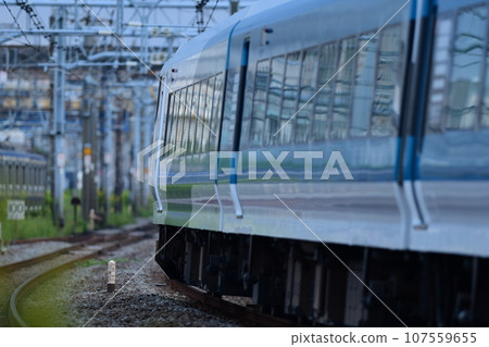 Tokaido Line Kamakura (passenger freight) railroad crossing 107559655