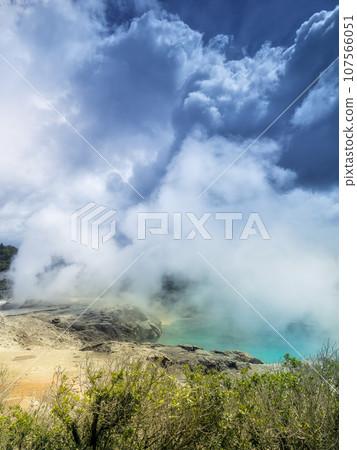 New Zealand Te Puia, Blue Pool & Pohutu Geyser / Te Puia, Rotorua New Zealand Te Puia, Blue Pool & Pohutu Geyser / Te Puia, Rotorua 107566051