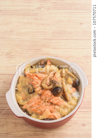 salmon rice gratin 107570711