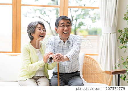 Senior couple relaxing 107574779