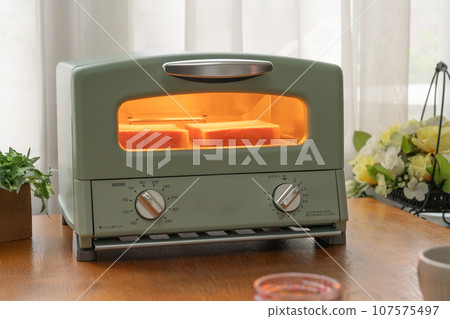 Bake bread at the toaster Bake bread at the toaster 107575497