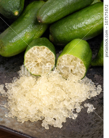 Finger Lime 107575872