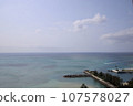 Emerald green sea 107578027