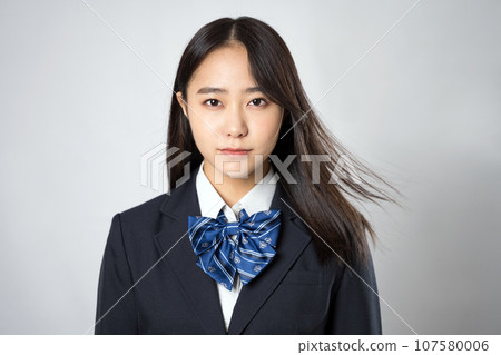 高中女生肖像 107580006