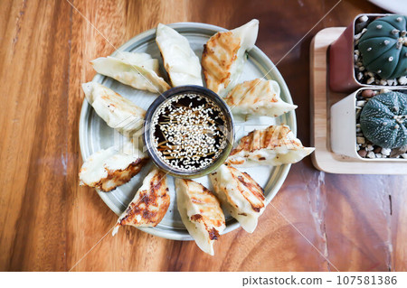 chinese dumpling, dumpling or wonton or fried wonton chinese dumpling, dumpling or wonton or fried wonton 107581386