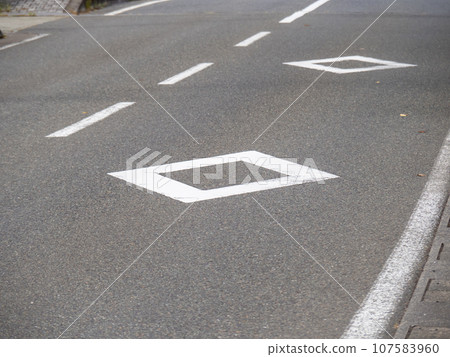 Diamond mark drawn on the road surface. Road marking (indication marking) "with pedestrian crossing or bicycle crossing". 107583960