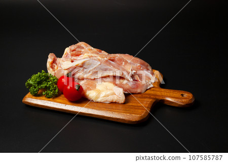 Domestic young chicken thigh photo material packed with deliciousness Domestic young chicken thigh photo material packed with deliciousness 107585787