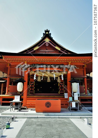 富士山本宮淺間大社是日本全國淺間神社的總社,位於神聖的富士山腳下的靜岡縣富士宮市。 富士山本宮淺間大社是日本全國淺間神社的總社,位於神聖的富士山腳下的靜岡縣富士宮市。 107587367