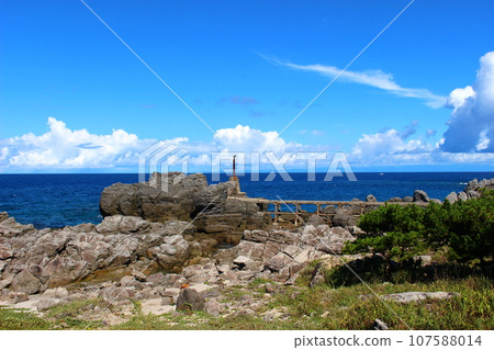 Nagumi Bay and trolley ruins, Kozushima, Izu Islands Nagumi Bay and trolley ruins, Kozushima, Izu Islands 107588014