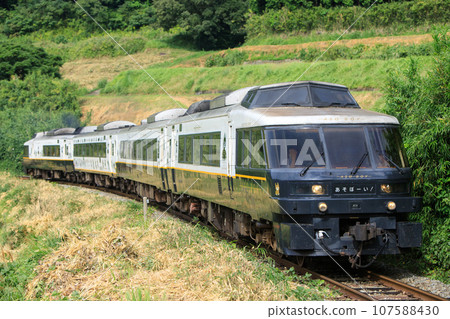 豐肥本線特急「Asoboy！」（JR九州機波183系列1000系列） 107588430