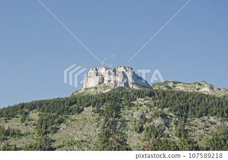 奧地利 1,838 公尺高的 Mount Loser 是 Ausseeland 最著名的地標 奧地利 1,838 公尺高的 Mount Loser 是 Ausseeland 最著名的地標 107589218