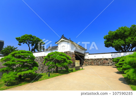 [Oita Prefecture] Clear skies at Funai Castle Otemon (Oita Castle Ruins Park) 107590285