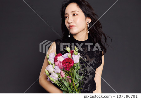 autumn clothes fashion portrait autumn clothes fashion portrait 107590791