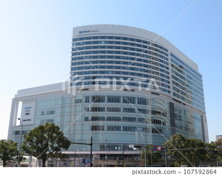 Hulic Minato Mirai Hulic Minato Mirai 107592864