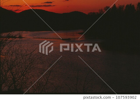 A nostalgic rural scene of river crab fishing about two years ago A nostalgic rural scene of river crab fishing about two years ago 107593902