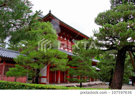 Daihonzan Daitokuji Temple Yamauchi Sanmon Kinmokaku Daihonzan Daitokuji Temple Yamauchi Sanmon Kinmokaku 107597636