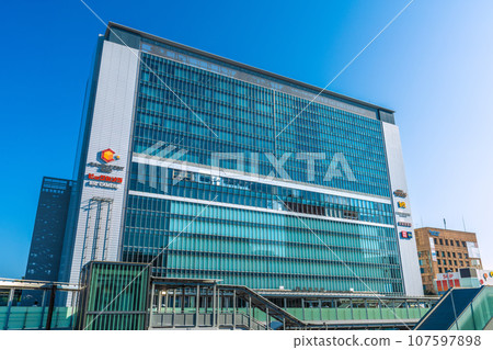 日本橫濱城市景觀的新景觀。隨著相鐵新橫濱線、東急新橫濱線的開通，新橫濱站的便利性得到改善（3月）=9月 107597898