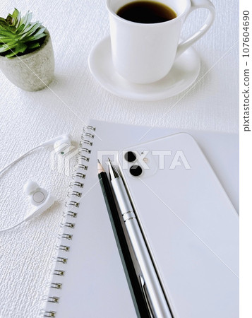 智慧型手機和耳機訂閱 Nomad Worker 107604690