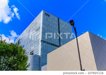 東京電機大學，位於東京都足立區北千住站東口 107605116