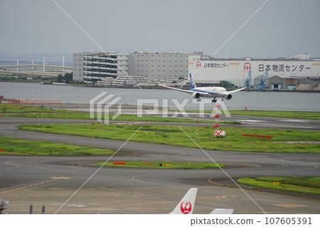 Scenery around Runway A of Haneda Airport in Ota Ward, Tokyo Scenery around Runway A of Haneda Airport in Ota Ward, Tokyo 107605391