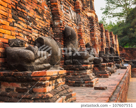 大城府考古遺址：瑪哈泰寺的損壞的石佛 107607551
