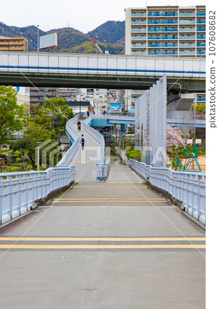 Scenery seen from the pedestrian bridge at HAT Kobe, Chuo Ward, Kobe City 107608682