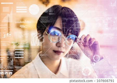 室內女性肖像 107608791