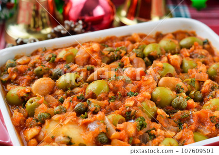 Traditional Mexican Christmas dish Bacalao a la Vizcaina 107609501