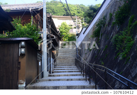 Path of stone stairs in Onomichi Path of stone stairs in Onomichi 107610412