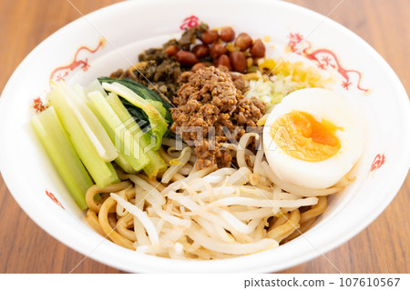 Delicious soupless tantan noodles Delicious soupless tantan noodles 107610567