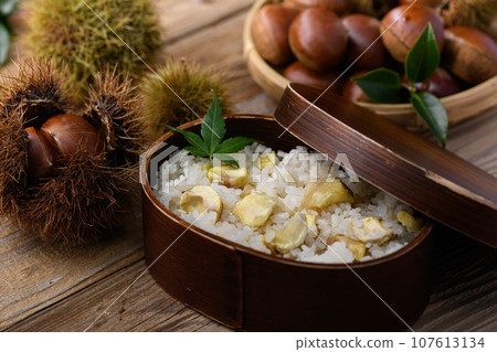 秋天的味道 栗子飯 劈開栗子飯 堅果 五十栗栗子 栗子 秋天的味道 栗子飯 劈開栗子飯 堅果 五十栗栗子 栗子 107613134