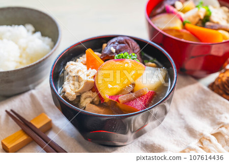 homemade kenchin soup 107614436