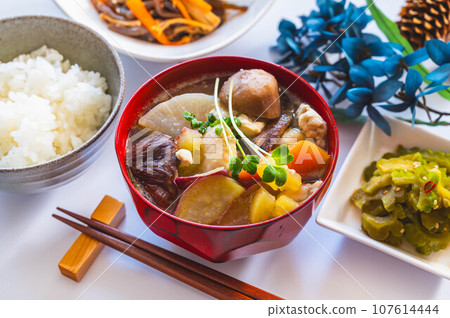 Kenchin soup with plenty of root vegetables Kenchin soup with plenty of root vegetables 107614444