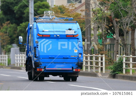 Garbage truck (garbage truck) image 107615861