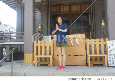 一個健康高個子女人的肖像 107617887