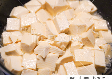 很多豆腐切塊 很多豆腐切塊 107619390