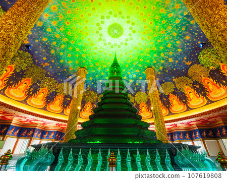 Bangkok Wat Pak Nam 107619808