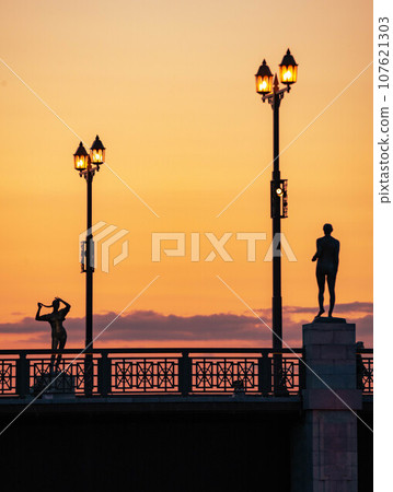 Sunset over the doll bridge 107621303