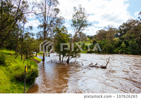 Yarra River Flooding in Warrandyte Australia 107626265