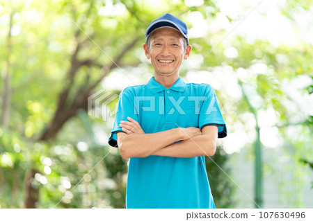 Senior human resources smile 107630496