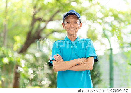 Senior human resources smile 107630497
