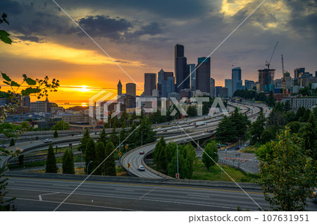 Dramatic sunset over Seattle downtown skyline Dramatic sunset over Seattle downtown skyline 107631951
